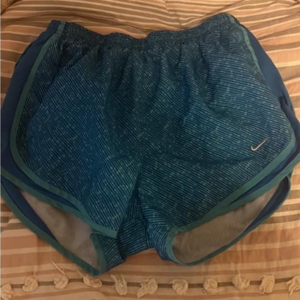 Bundle of 4 Nike Shorts Size Medium $60